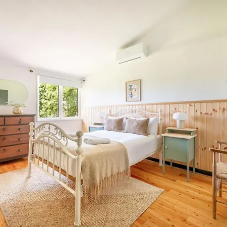 Ferienhaus Guestready - Stunning Home In Sintra-Cascais Park Colares