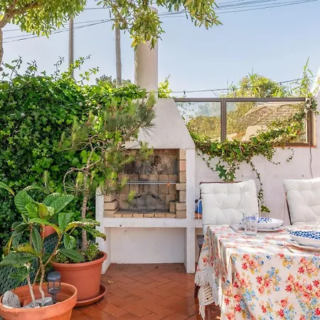 Ferienhaus Guestready - Stunning Home In Sintra-Cascais Park Colares